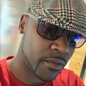 Meet your Posher, Teeone